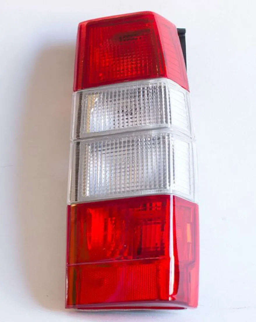 Classic Baklampa Höger Vit/Röd Volvo 745, 765, 945, 965, V90