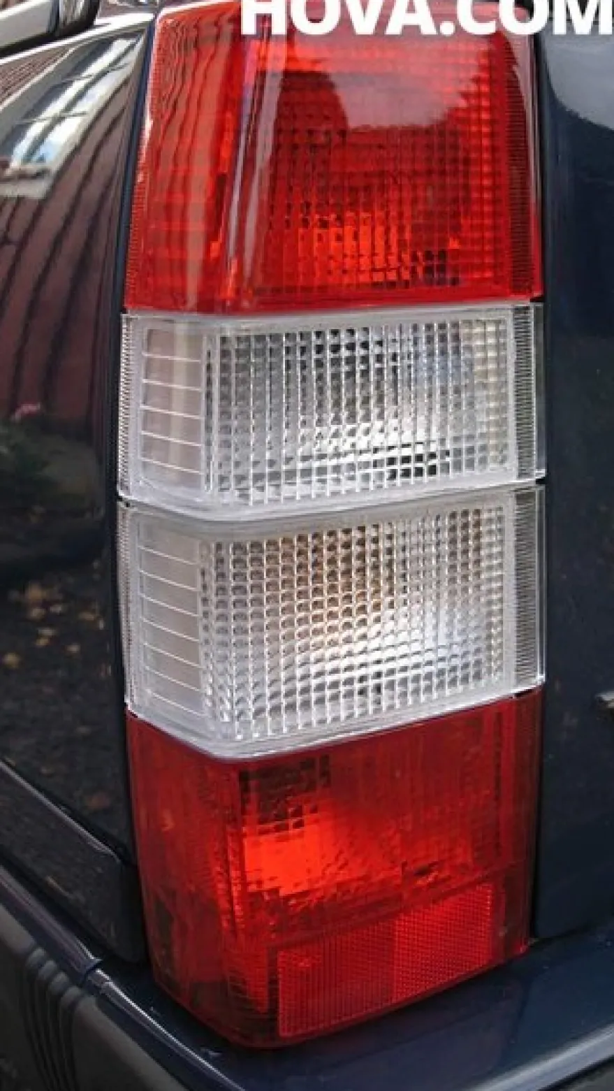 Classic Baklampa Vänster Vit/Röd Volvo 745, 765, 945, 965, V90