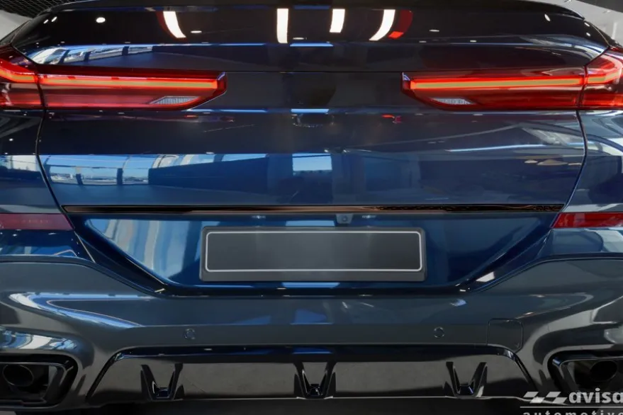 Dekorlist baklucka BMW X6 G06 LCI 2023– Blank Svart