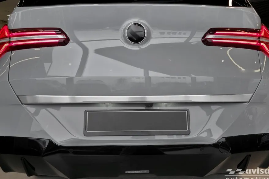Dekorlist baklucka BMW X3 G45 2024– Matt Silver