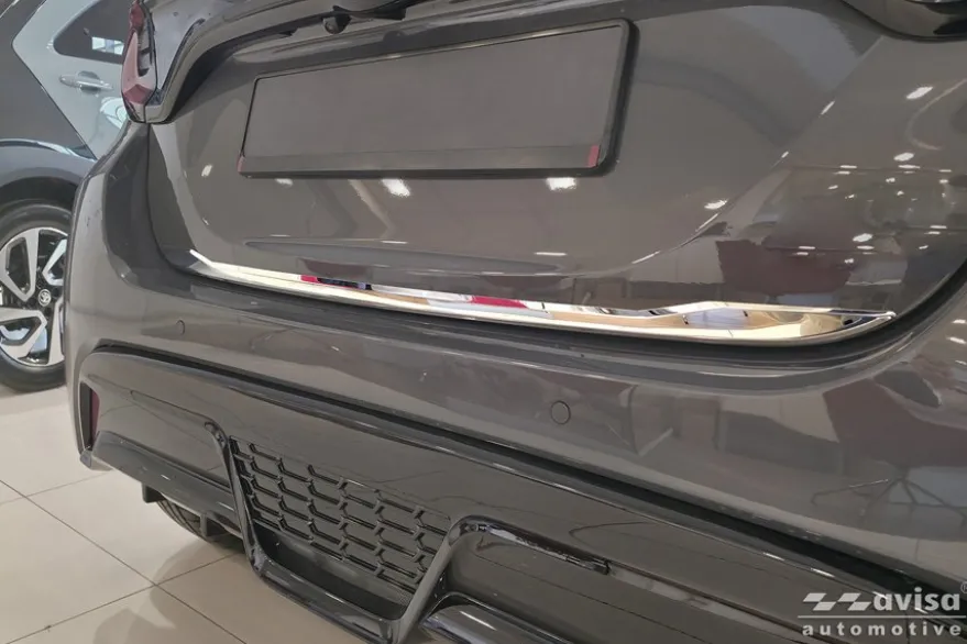 Dekorlist baklucka Toyota Yaris IV 5D 2020– Krom