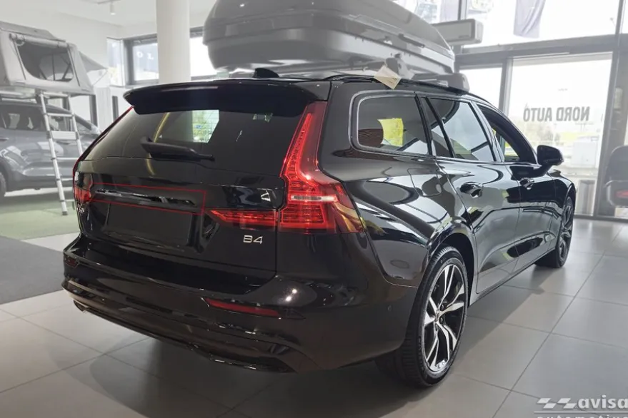 Dekorlist baklucka Volvo V60 II / Cross Country 2018– Blank Svart