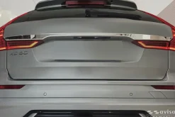 Dekorlist baklucka Volvo XC60 II 2017– Krom