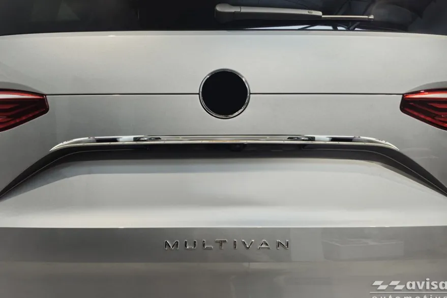 Dekorlist baklucka VW Multivan T7 2021– Krom
