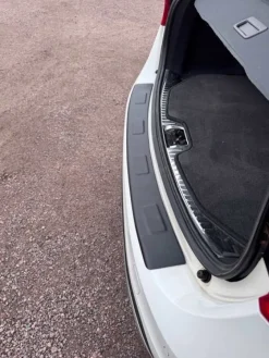 Lastskydd ABS plast – Volvo V60 I 2011–2018
