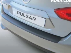 Lastskydd Svart Nissan Pulsar 10.2014->