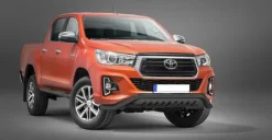 Lowbar EU frontbåge med hasplåt Svart - Toyota Hilux VIII Facelift 2020->