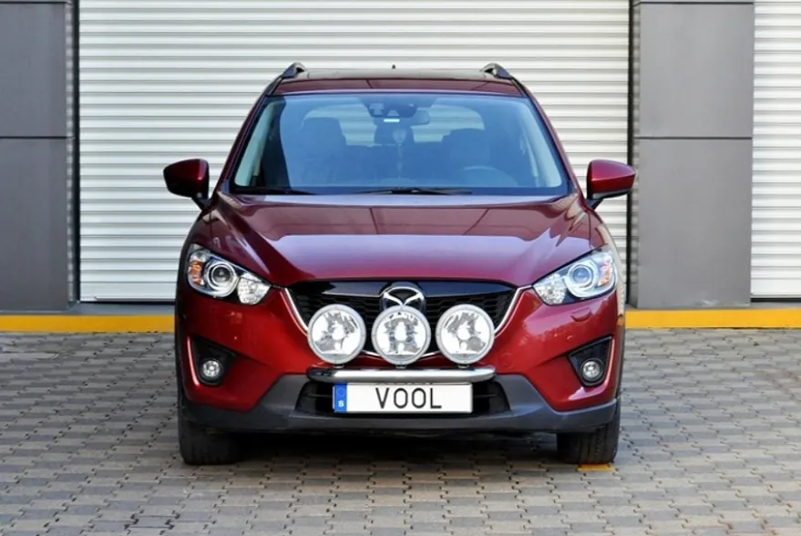 Modellanpassad Voolbar Ljusbåge till Mazda CX-5 2013- Fästen för 2 extraljus