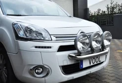 Modellanpassad Voolbar Ljusbåge till Peugeot Partner 2008- Fästen för 2 extraljus