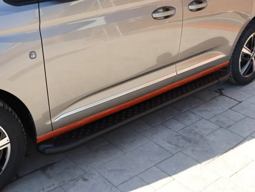Sidesteps Black Anti-Slip - VW Caddy V 2020->