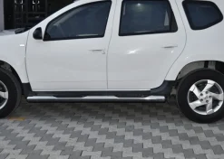 SIDORÖR 76MM - Med instegslister - Dacia Duster 2010-