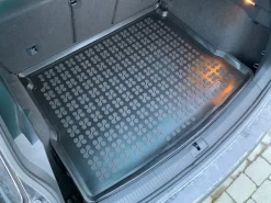 Skålad Mjuk Bagagerumsmatta Svart VW Tiguan II 2015->