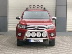 Svart Stor Quadro 76MM frontbåge - Toyota Hilux VIII 2016-2020